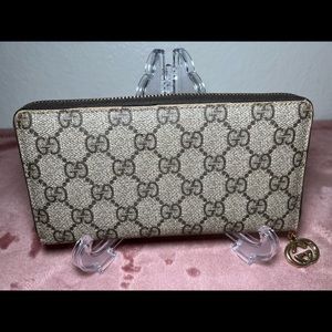 GUCCI GG Supreme Monogram zip around long wallet